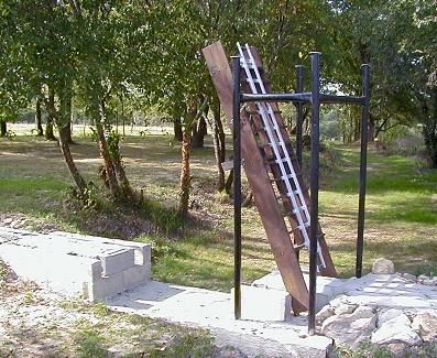 bridge2.jpg (50777 bytes)