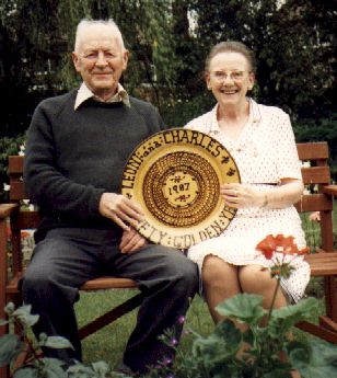 cel1.jpg (31078 bytes)