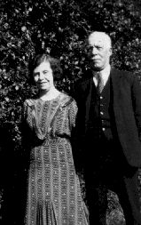 fred-wife.jpg (12984 bytes)